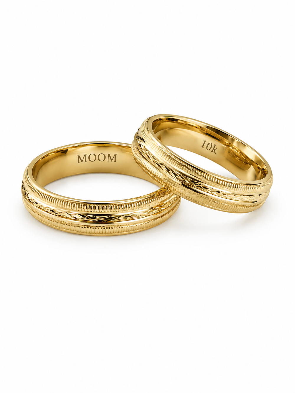 Par de argollas de matrimonio de oro amarillo 10k con bordes milgrain y centro diamantado