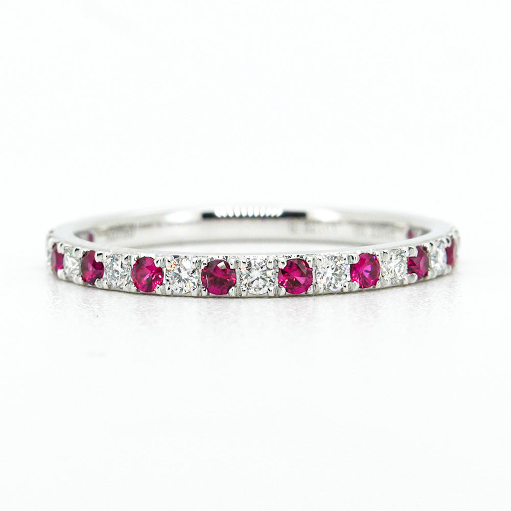Churumbela de Oro 14K con Diamantes de Laboratorio y Rubies Rojos