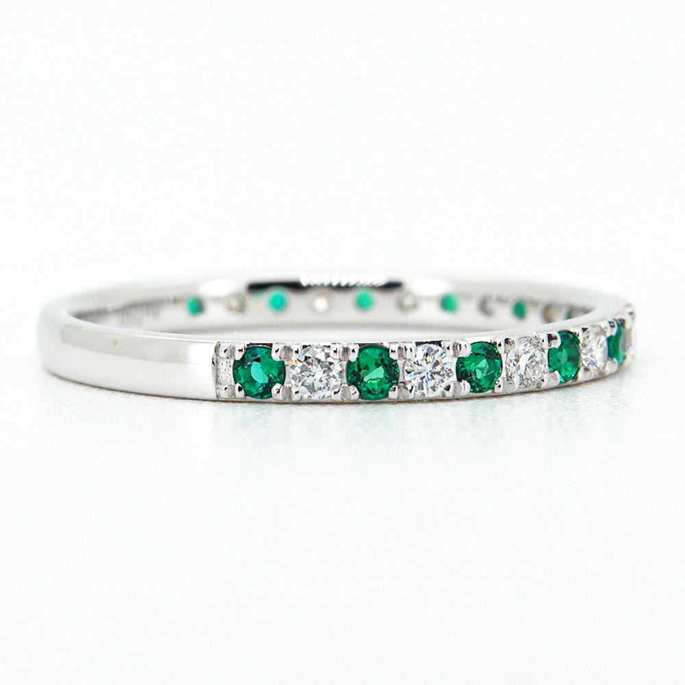 Churumbela de Oro 14K con Diamantes de Laboratorio y Esmeraldas Verdes