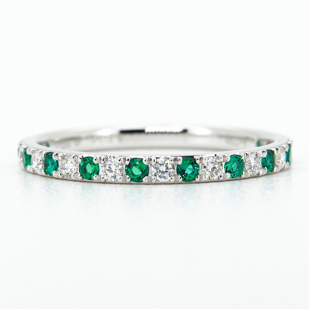 Churumbela de Oro 14K con Diamantes de Laboratorio y Esmeraldas Verdes