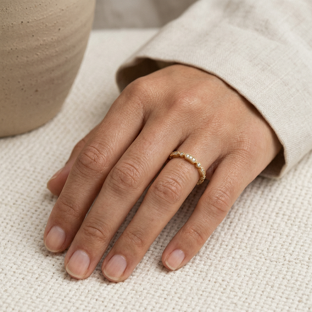 Anillo Eternity de Oro Amarillo 14k con Diamantes de laboratorio