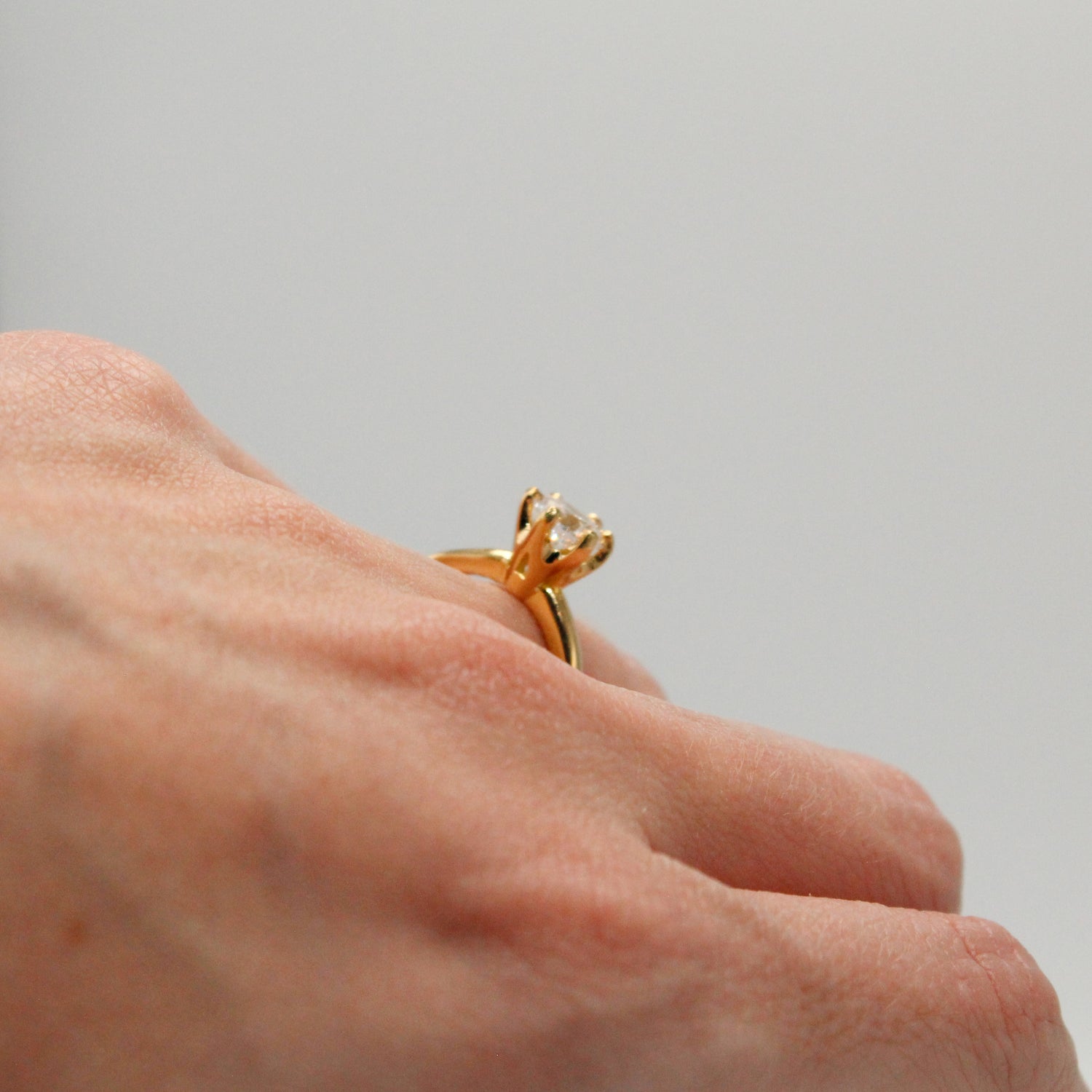 CORONA ORO - Anillo de Compromiso Oro De 14k con Diamente 1.ct Laboratorio Igi