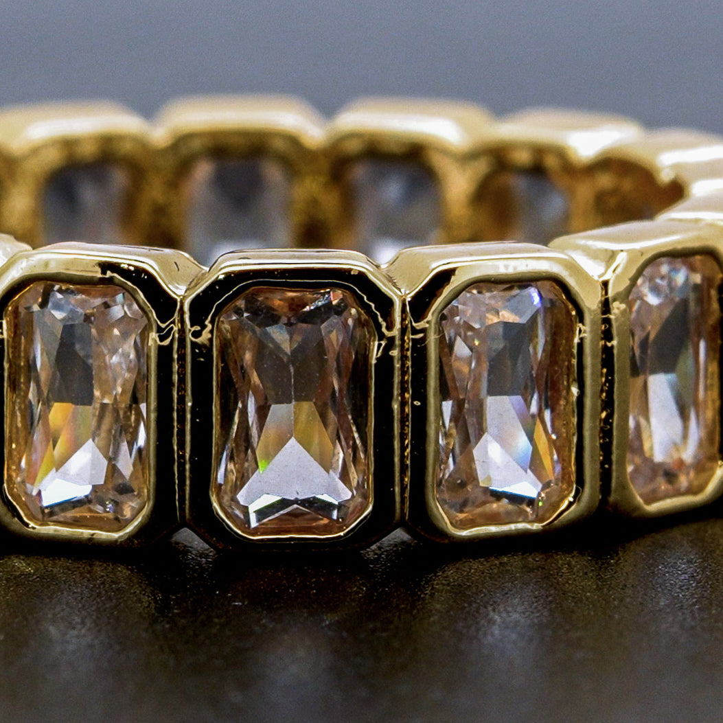 Anillo de compromiso diamantes esmeralda