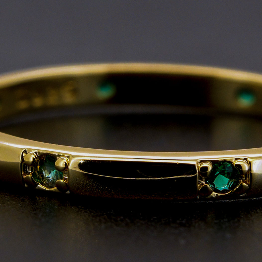 Anillo de oro 14k con zafiros verdes (vista 2)