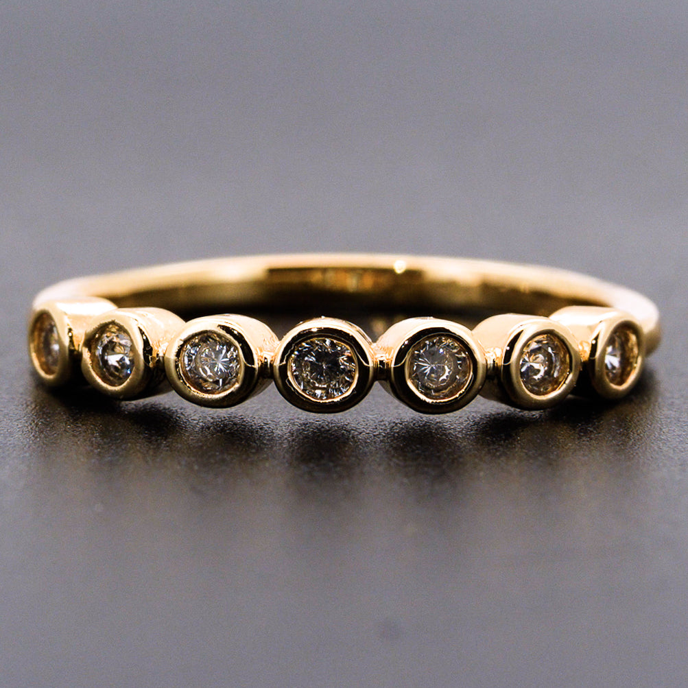 Anillo de 14k con diamantes de laboratorio