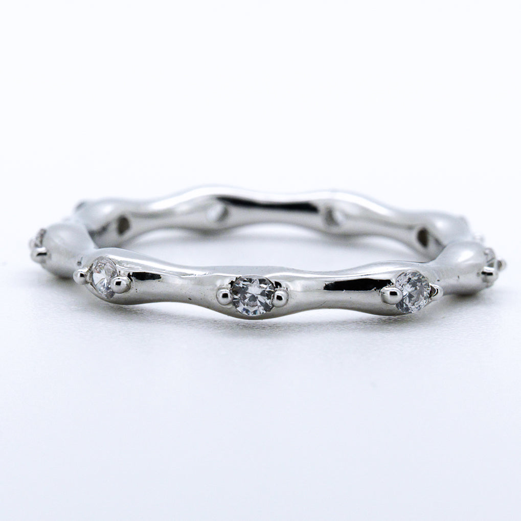 Churumbela Wavy Full Eternity en Oro Blanco 14k con Diamantes de Laboratorio