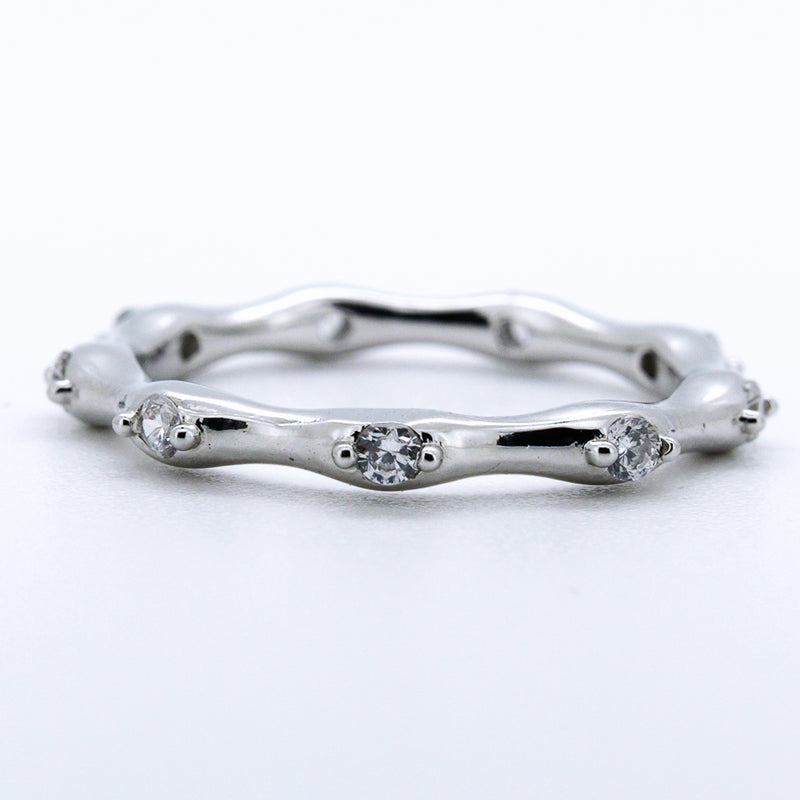 Churumbela Wavy Full Eternity en Oro Blanco 14k con Diamantes de Laboratorio