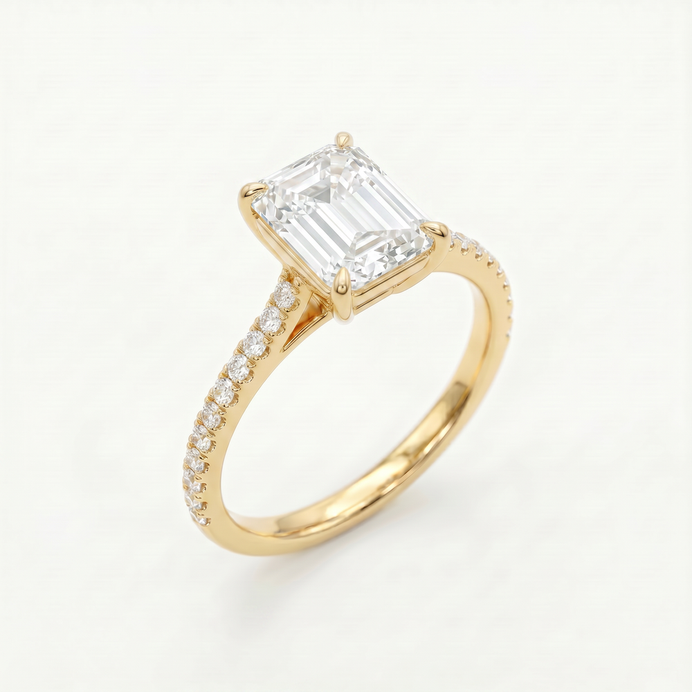 Anillo de Compromiso Pavé de Oro 14k con Diamante Corte Esmeralda