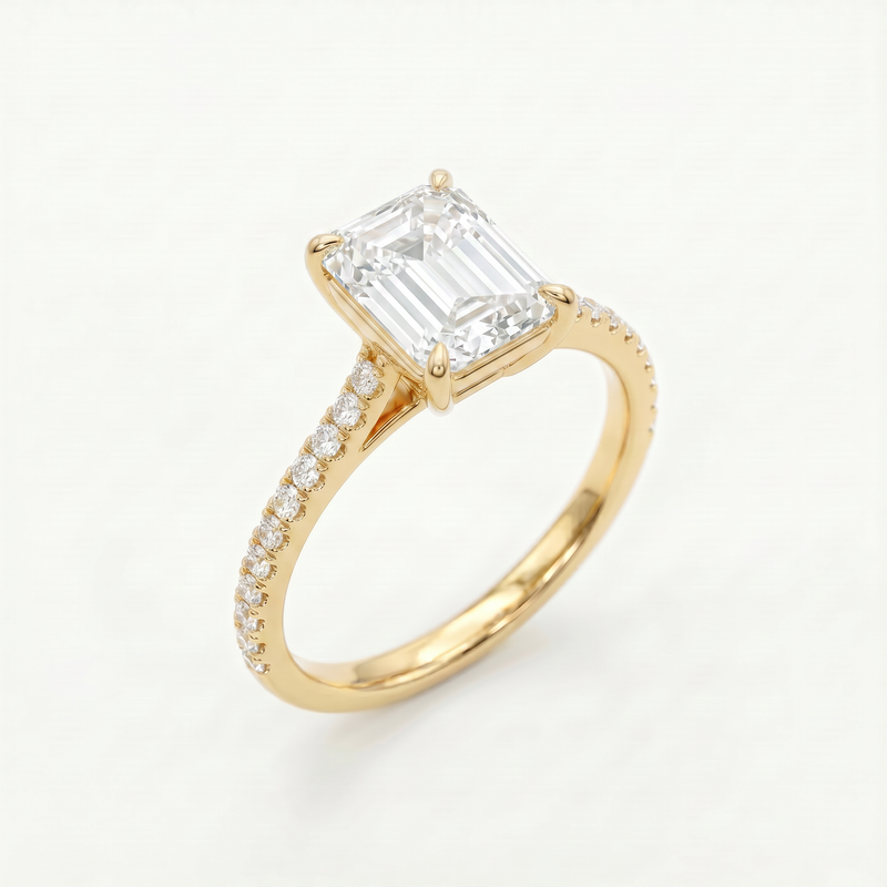 Anillo de Compromiso Pavé de Oro 14k con Diamante Corte Esmeralda