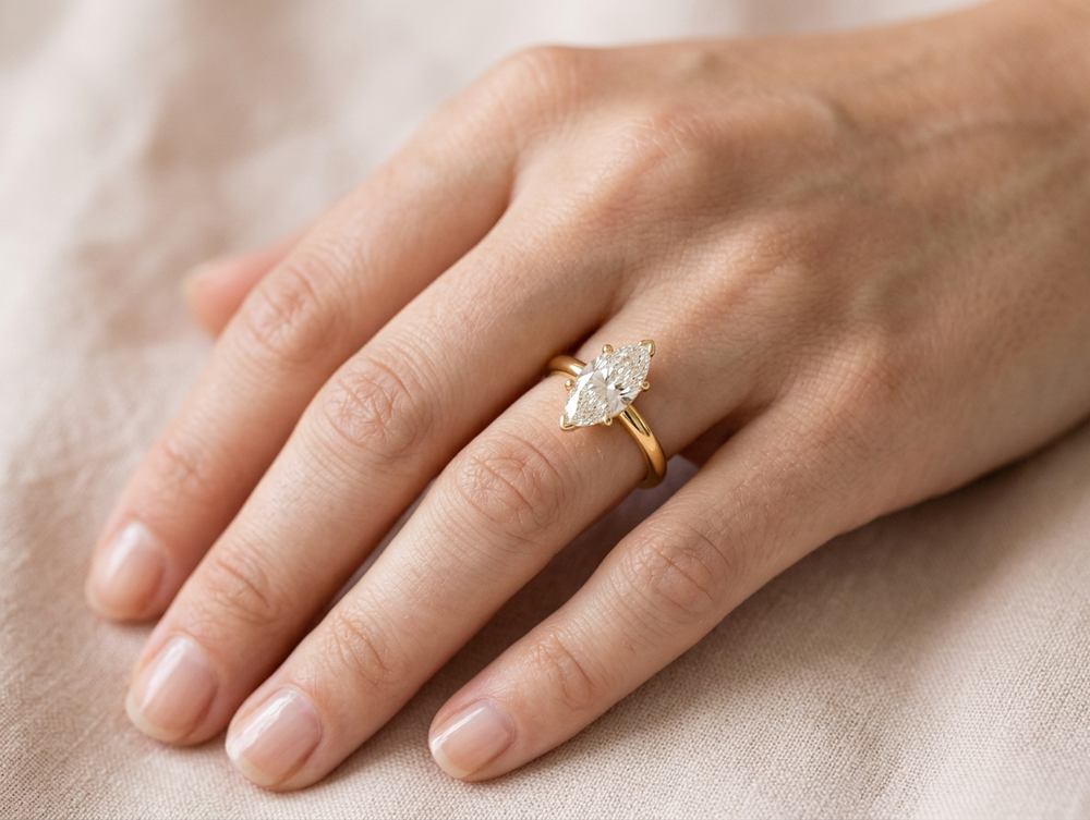 Anillo de Compromiso Solitario de Oro 14k con Diamante Corte Marquise